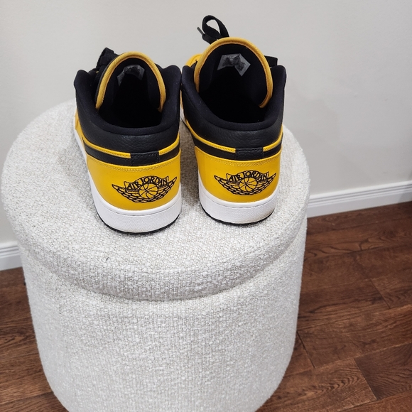 Jordan 1's Low - Picture 9 of 15